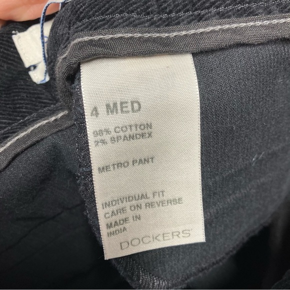 Dockers Ideal Fit Straight‎ Leg corduroy Pants Black cotton women’s size 4 New - Picture 8 of 10